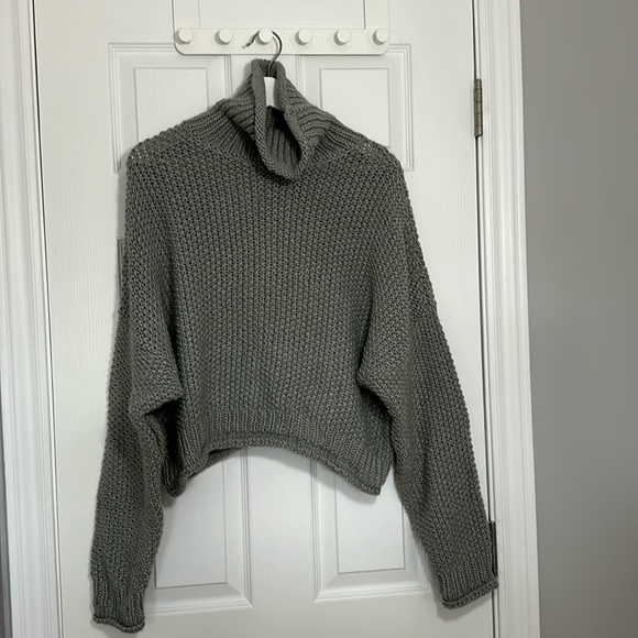Moth for Anthropologie.  Cropped turtleneck knit sweater. Size Small. - Picture 1 of 5